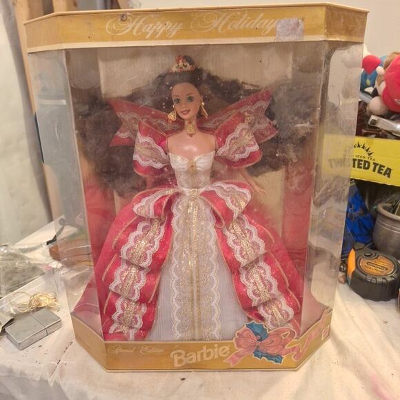 Happy Holidays 1997 Barbie Doll Special Edition Gold Box Hallmark Keepsake - Picture 1 of 8